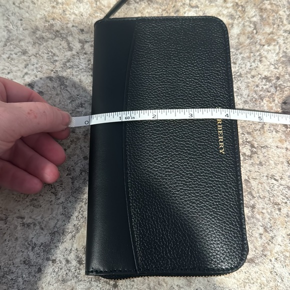Burberry Zippered Wallet - Picture 11 of 11